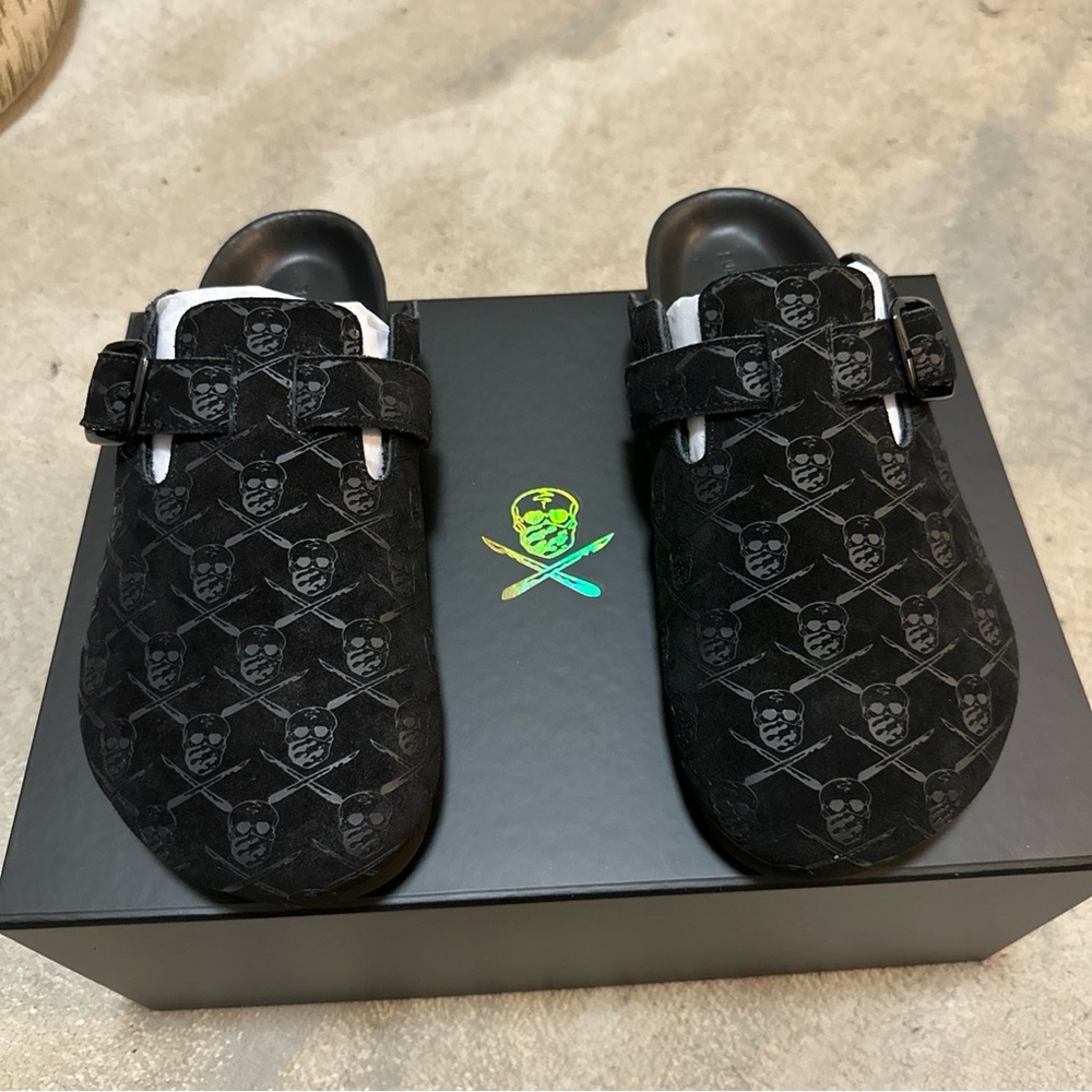 Black Skull-Print Slip-On Loafers